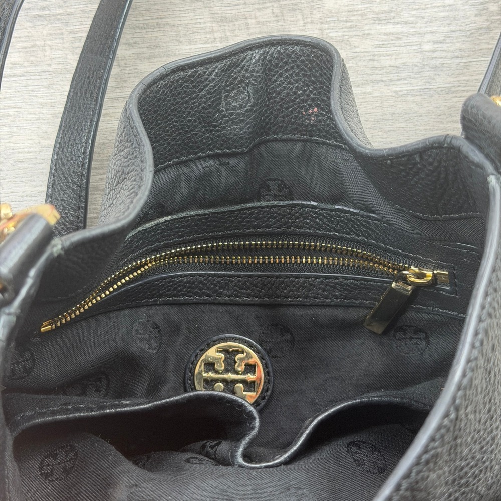 Tory Burch McGraw Black Pebbled Leather Crossbody Swingpack Bag Gold Hardware*** - Picture 9 of 14